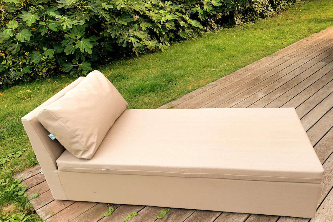 cd580e_e919dd9de9114d7da1883dc82eb141ca_mv2_d_2901_2036_s_2 Bed de plage et piscine Monaco - gasparinicollection.com
