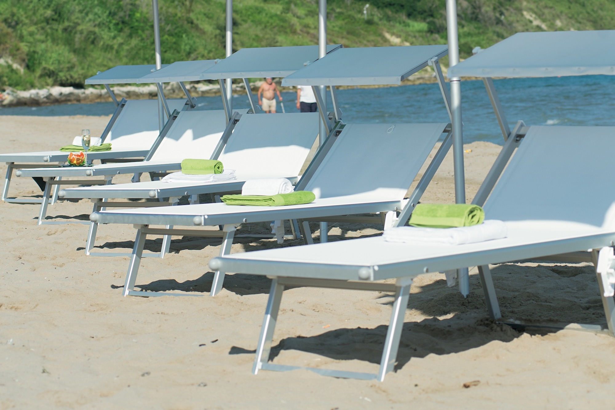bain-de-soleil-plage Bain de soleil haut de gamme en aluminium - gasparinicollection.com