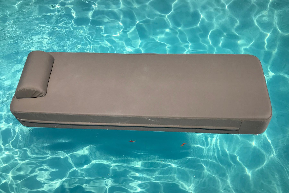 Matelas de piscine flottant mastic - gasparinicollection.com