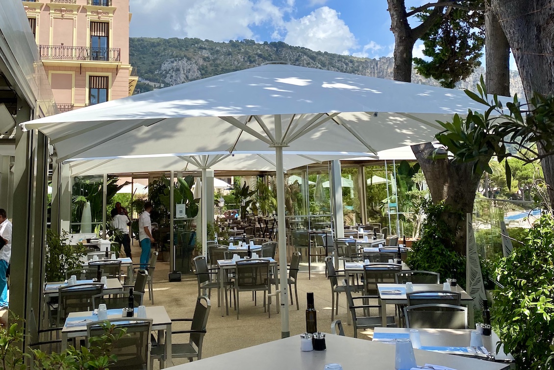 parasol grande taille résistant au vent à 60km h - parasol en aluminium pour bars restaurant terrasse et stations de ski 1