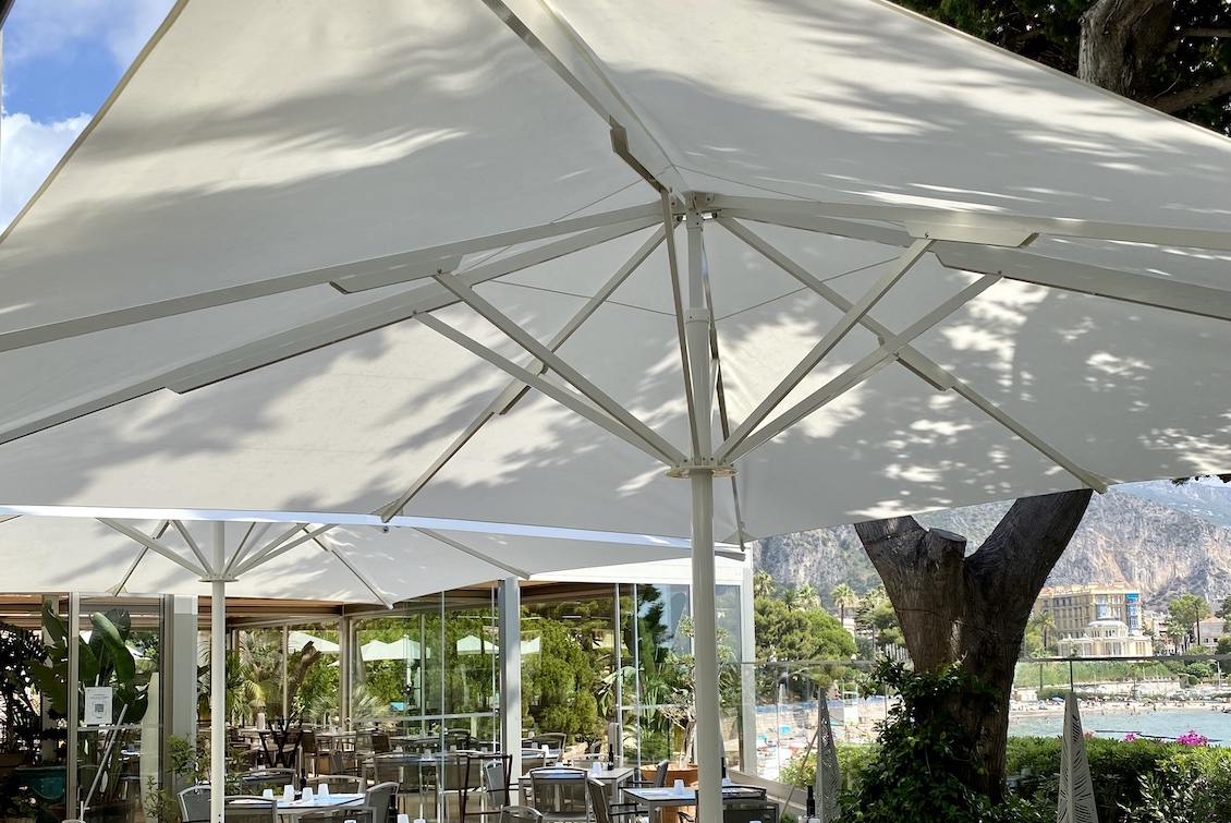 parasol grande taille résistant au vent à 60km h - parasol en aluminium pour bars restaurant terrasse et stations de ski 1