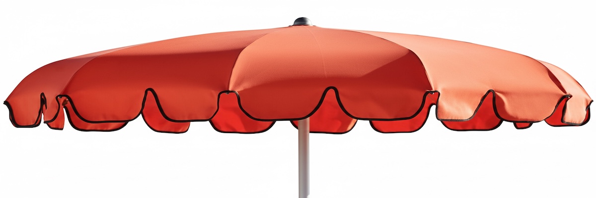 Lambrequin Parasol rond en toile orange avec bordures ondulées soulignées d’un liseré noir, monté sur un mât clair, photographié sur fond neutre.